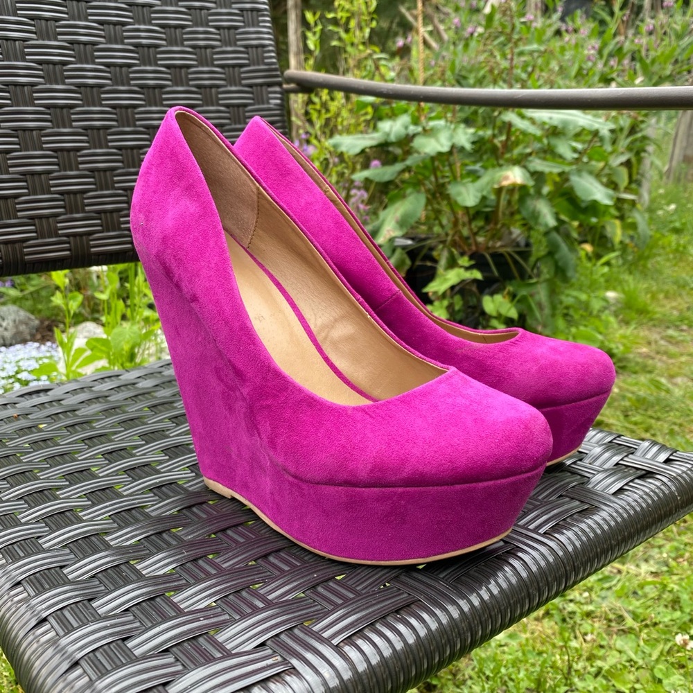 Aldo, fuchsia faux suede 6” pleaser wedge heels.